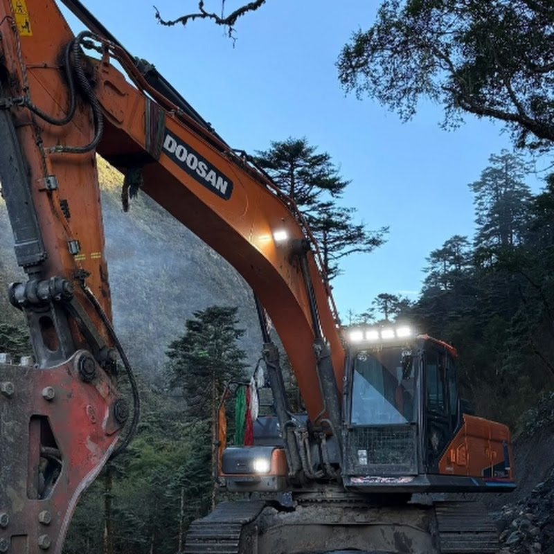 excavator maniac