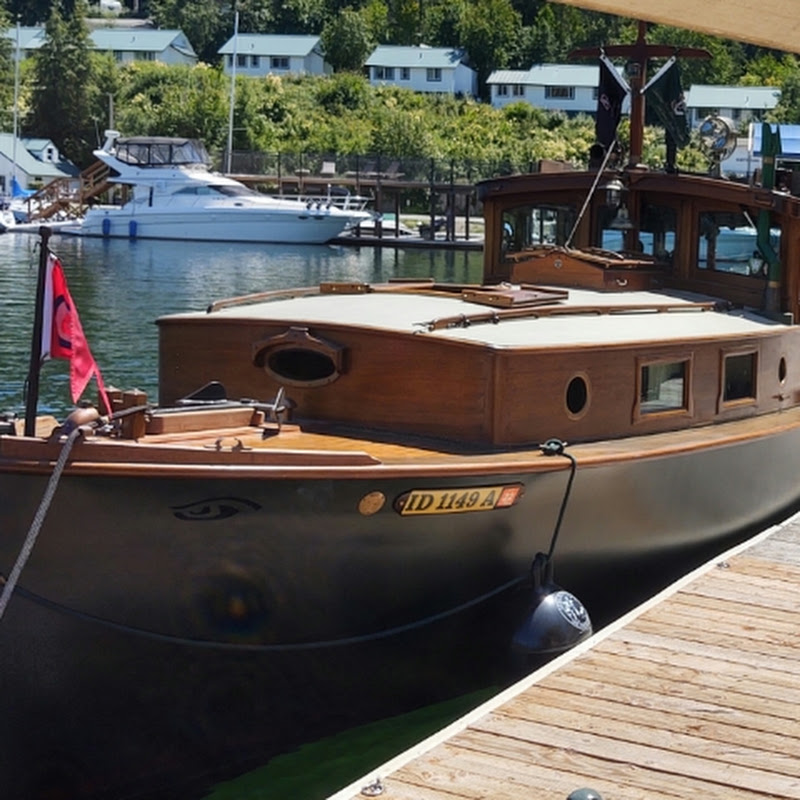 Antique Woodenboat Morganna