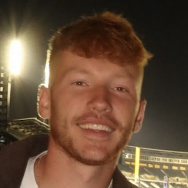 Replacing My Parents Tv With A 100in TV