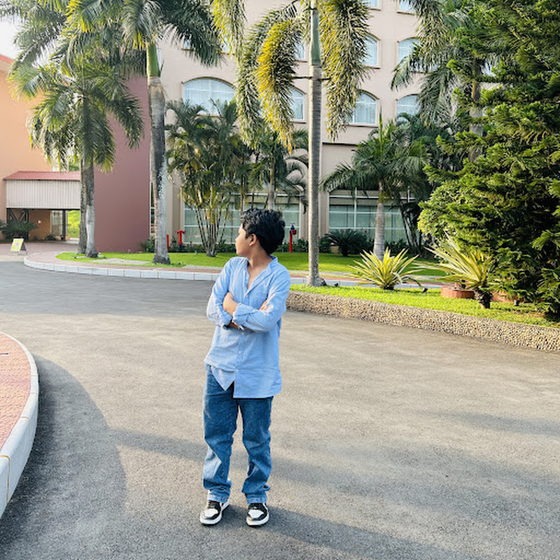 Hire Artistic Arkho — Arts & Crafts YouTube creator for sponsorships