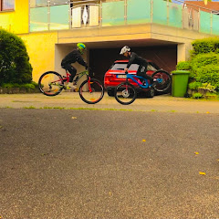 Outdoor Gang