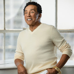 Smokey Robinson - Topic