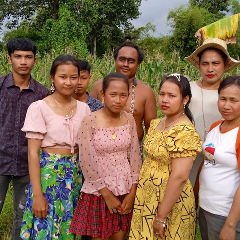  ពូថន ក្រុមសម្ដែង