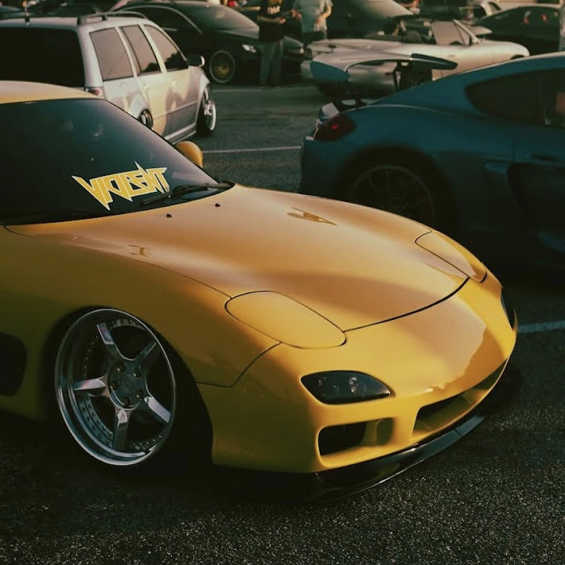 The-Yellow-RX7