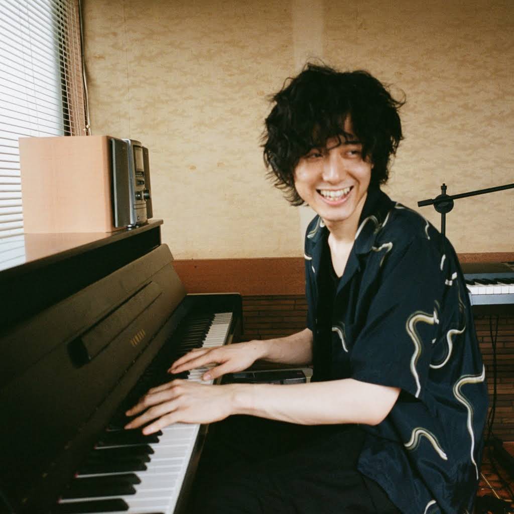 藤井風 交通規制をくぐり抜けて奇跡的に映り込んだ犬、よく見たらいました