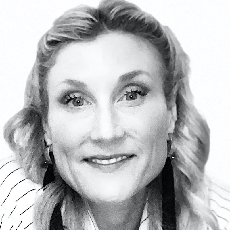 Michelle Harrison*PREC Top Realtor at RLP WR
