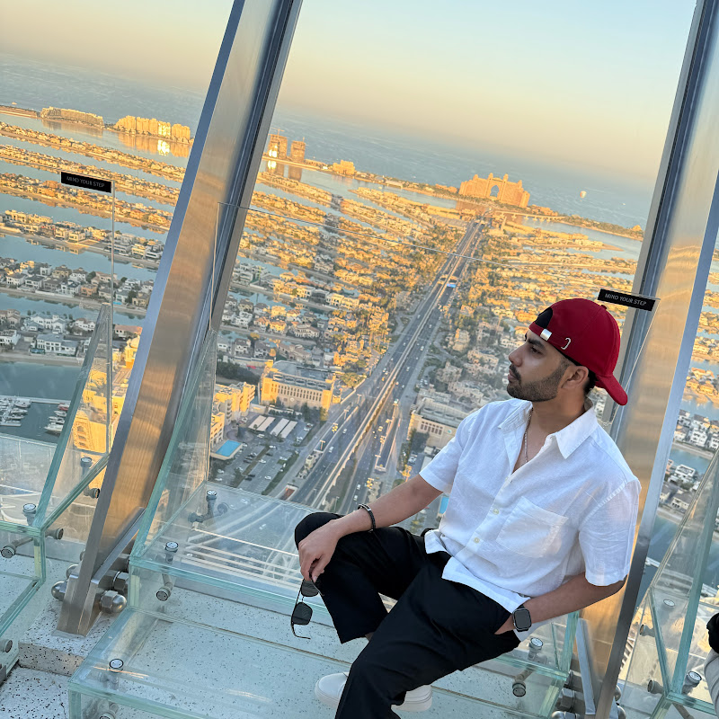Aksh kapoor