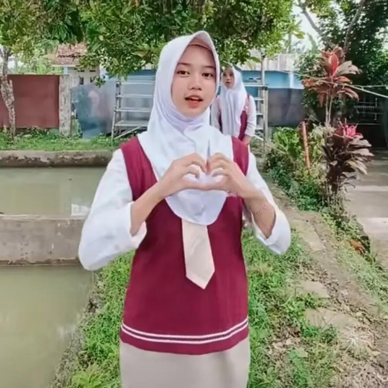 Hire ilma budak galau — Mom Vlogs & Family Life (Older Kids) YouTube creator for sponsorships