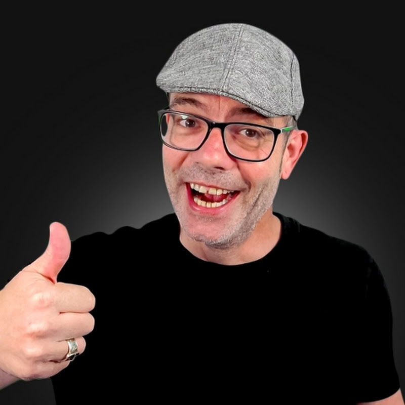 Ady Howes | Digital Skills Coach for Creators 🚀 Logo