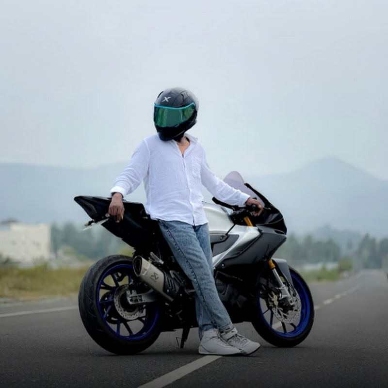 Hire Ꮩ⁴ ᎡϴႮΝϴᏦ — Automotive & Transportation YouTube creator for sponsorships