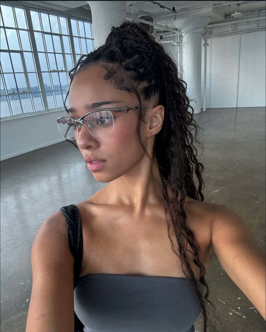 Post from MANON - YouTube
