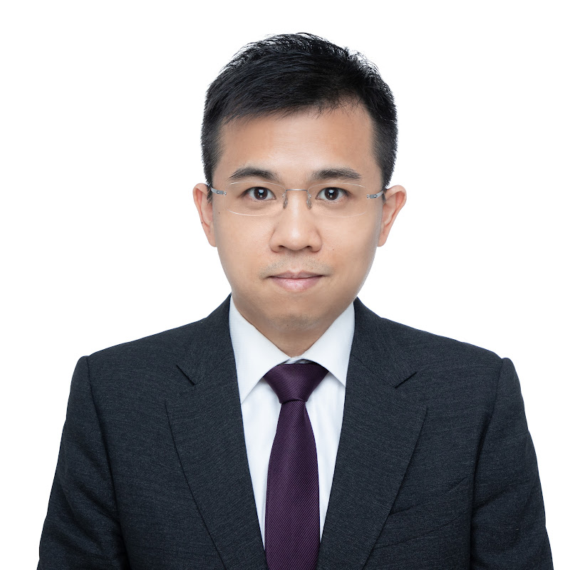 Ivan Ho 何啟聰 Logo