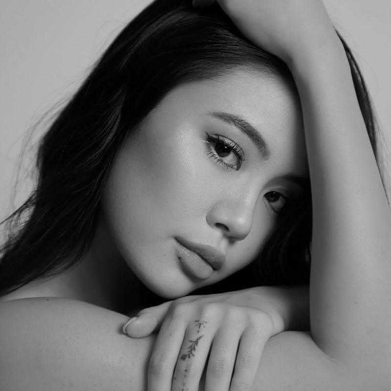 Elena Daisy YouTubeチャンネル画像