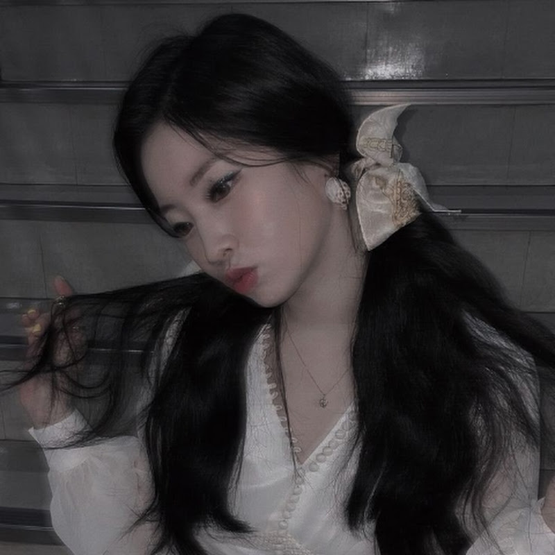 Eat sleep k-pop Repeat