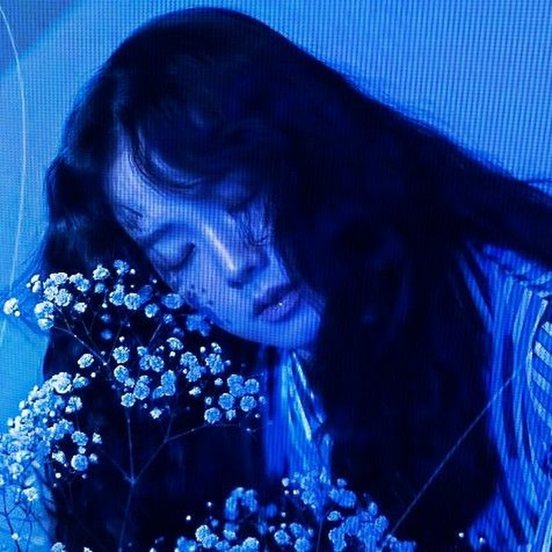 ★𝐁𝐋𝐈𝐍𝐊𝐘𝐒𝐓𝐈𝐄𝐙★