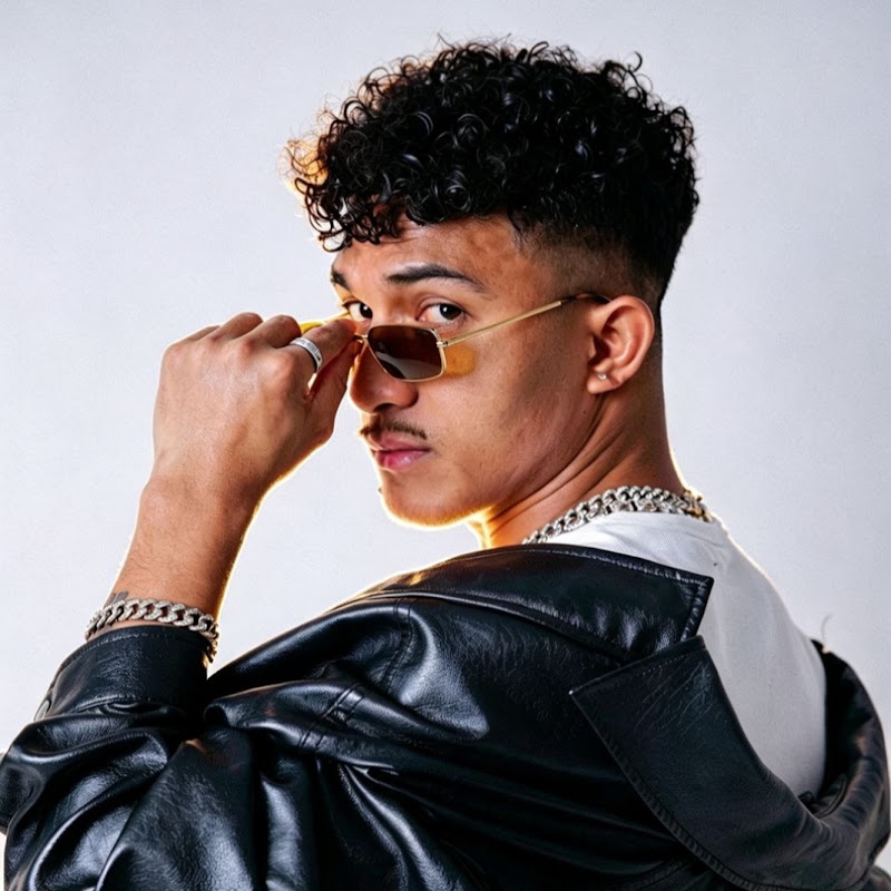 𝙵𝙰𝚁𝙸𝚂 𝙰𝙳𝙰𝙼  