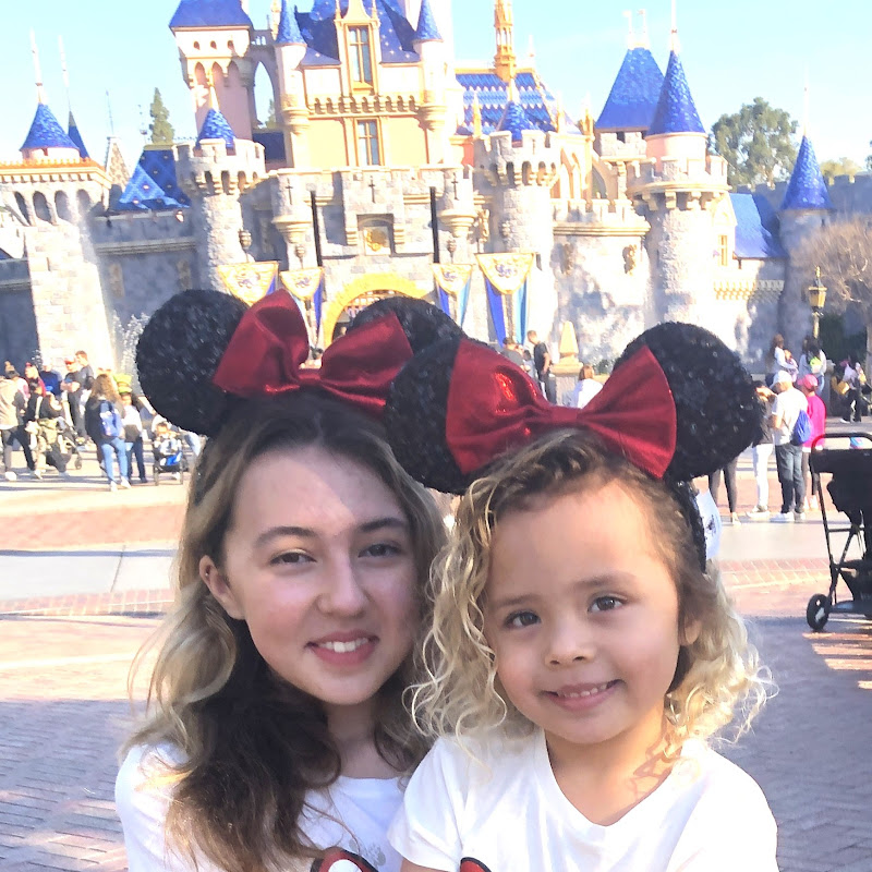 Jade Kim And Nadia's Play Toys