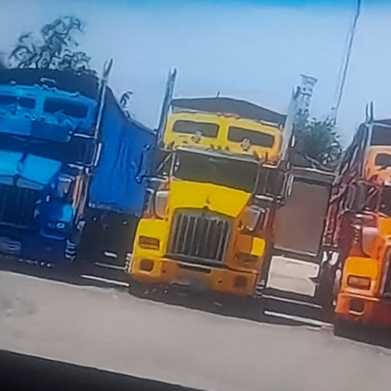 KENWORTH T680 con ojos Led full gasolina 🇲🇽🔥#trailers #camiones #trucking#pesopluma