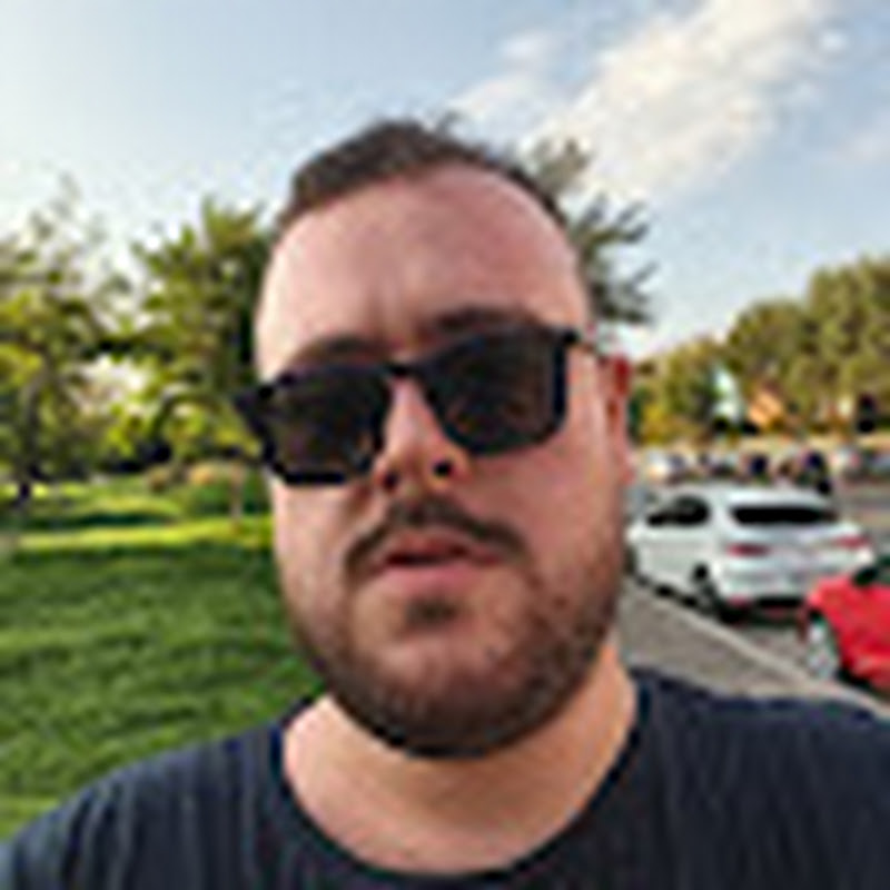 Hire Apostolos Mourdoukoutas — Tech & Science YouTube creator for sponsorships