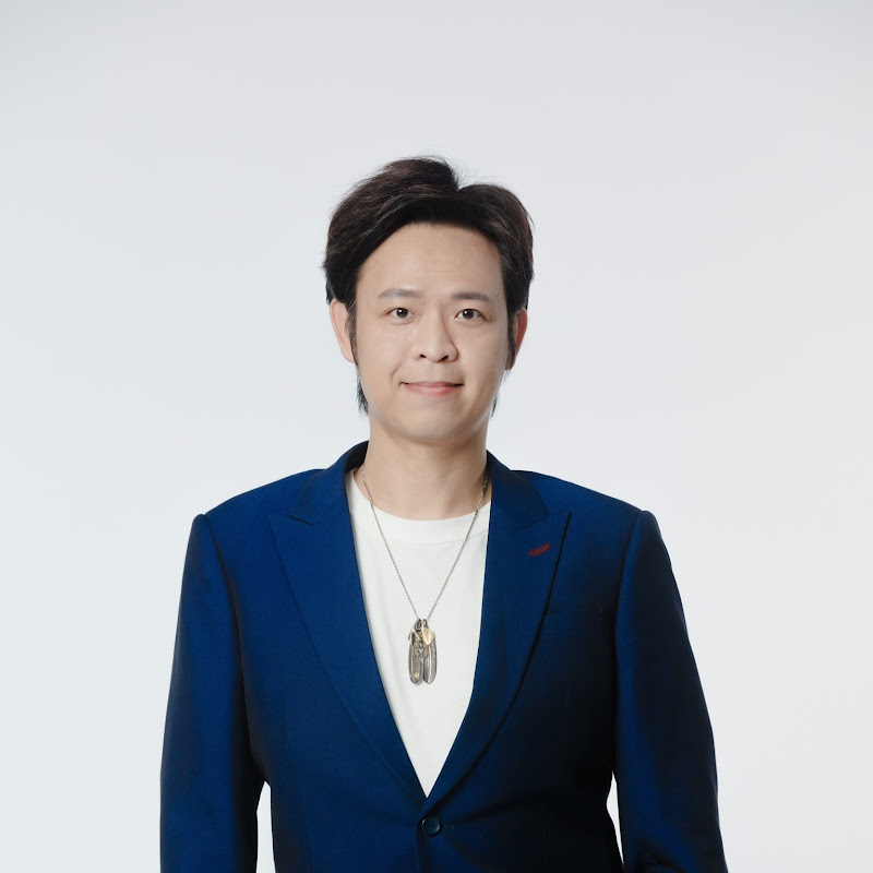 Tim Ho 何偉立 Logo