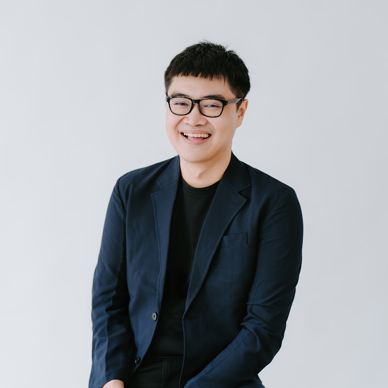 Kent Lau Metaphysics 八字奇门遁甲 Logo