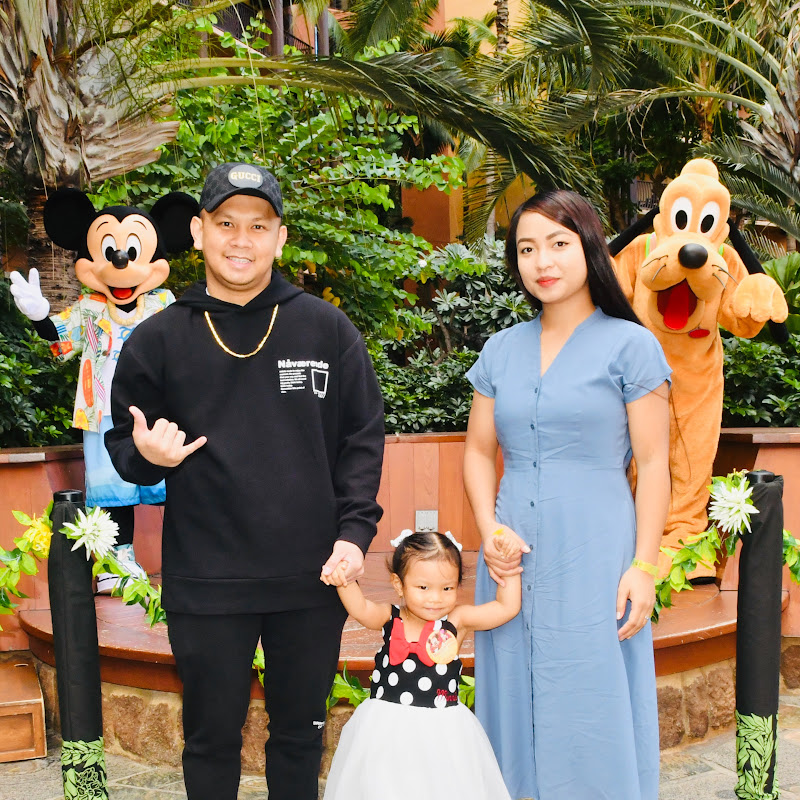 Cy Nik Bella Family