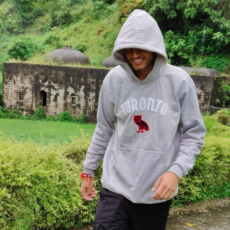 Hire LIFE PREMIUM  — Minimalism & Simple Living YouTube creator for sponsorships