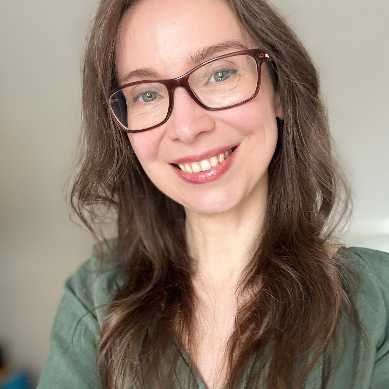 VectoriaDesigns Logo