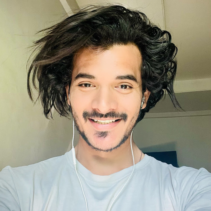 Azmaik Vlogs 