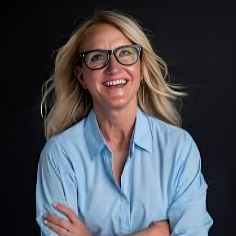 MEL ROBBINS CLIPS Logo