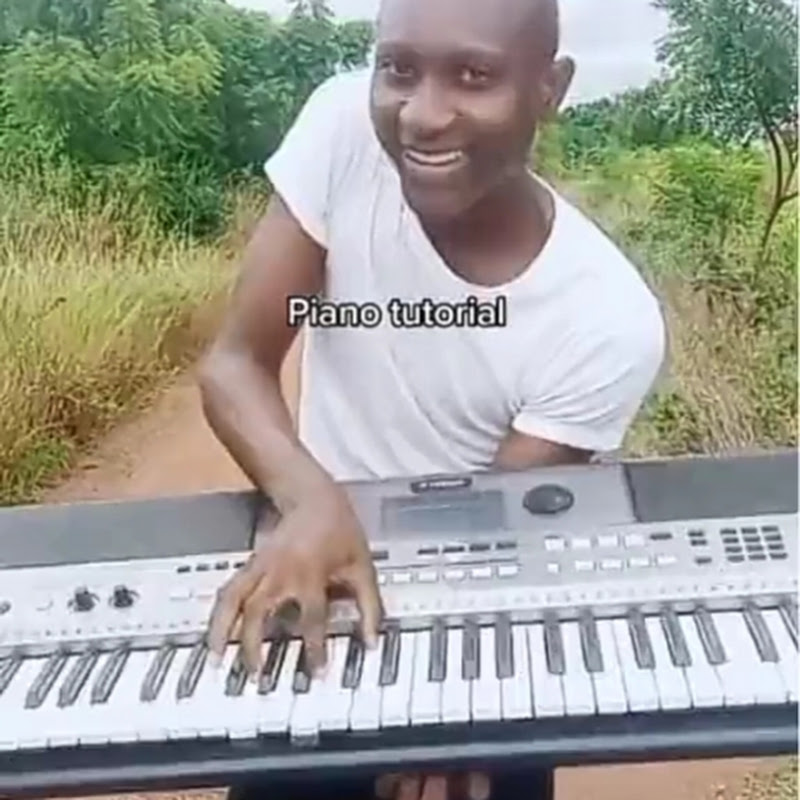 uncle Ali Piano avatar