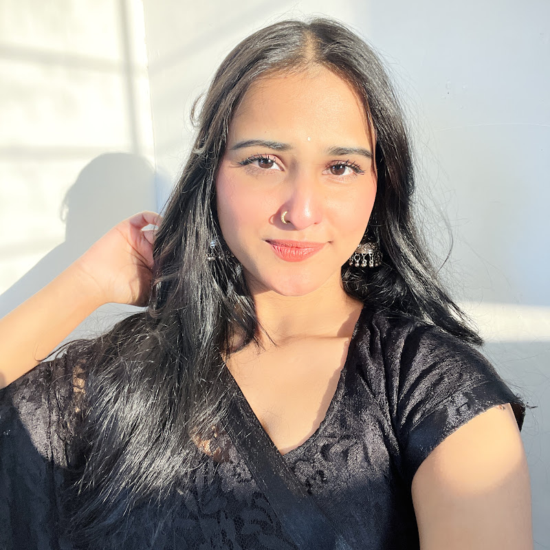 GRWM For School As A Teacher 😍📚 #minivlog #school #grwm #teacher #shortsfeed #viral #saree #fyp