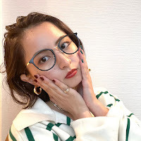 Profile Picture of Julia in Style