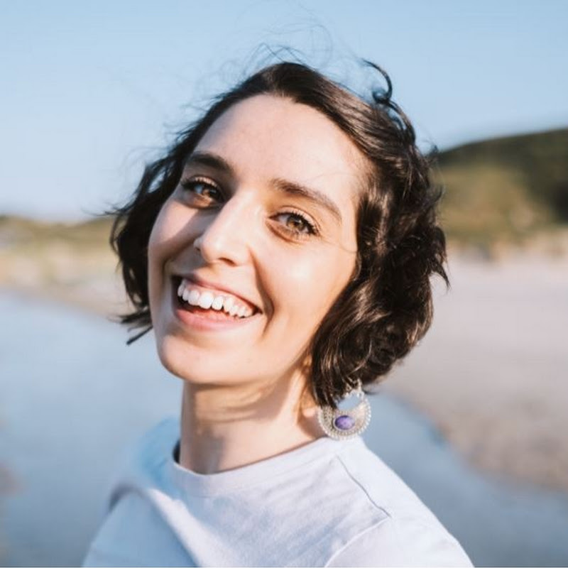 Gloria - Oasis Yoga Retreat 