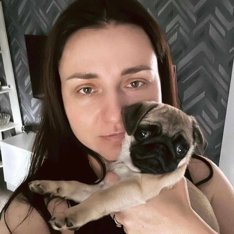Anna and Mops