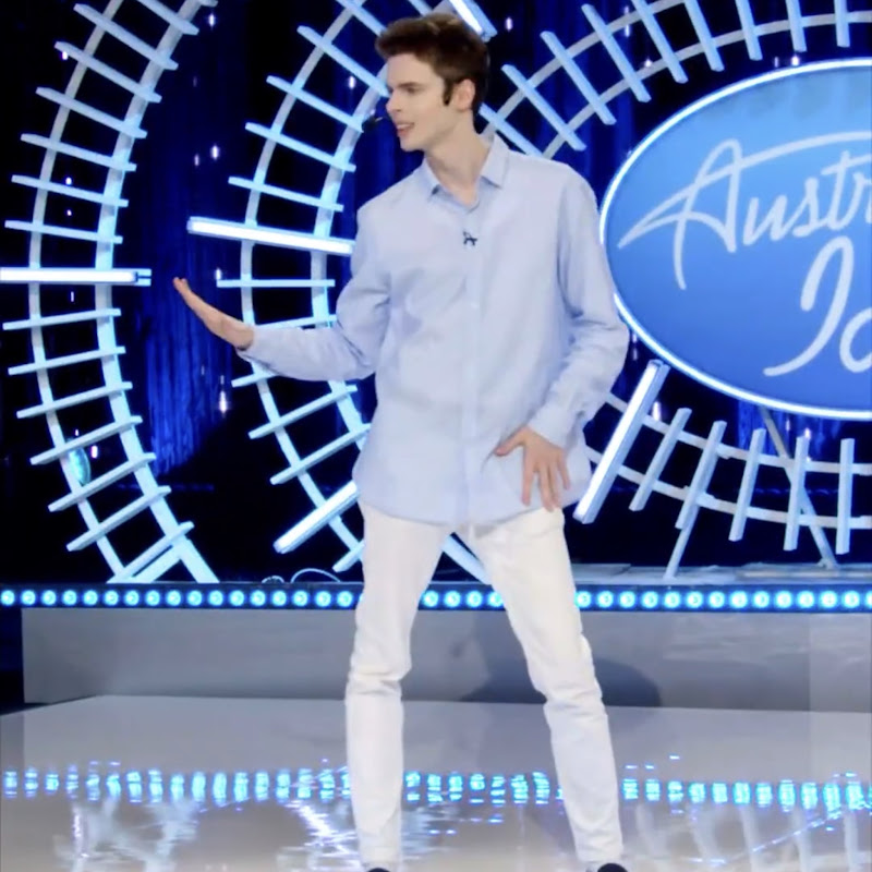 Luis Angelo logo
