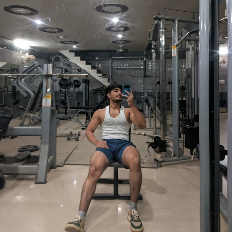 Hire Lone Lifter — Health & Fitness YouTube creator for sponsorships