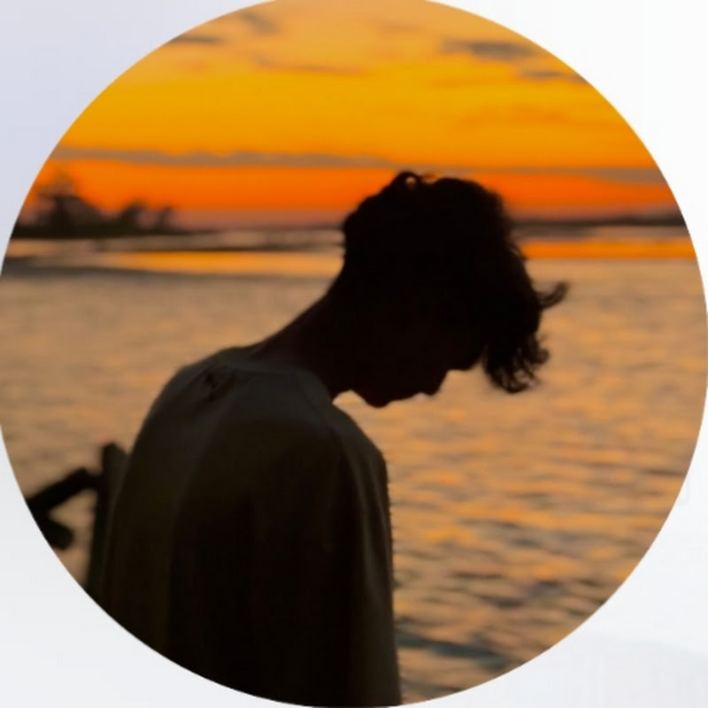 Hire TEZ VIBES — Travel & Adventure YouTube creator for sponsorships
