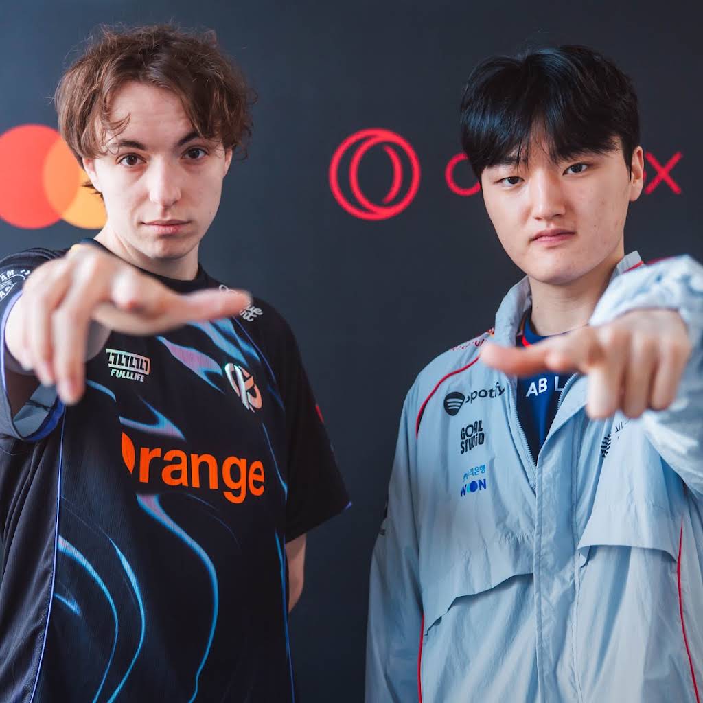 Post from LoL Esports - YouTube