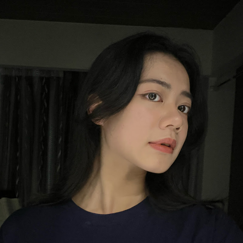 不想上班的小林 Logo