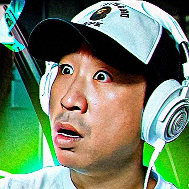 Coreano Loco Reacciona