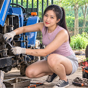 Girl Who Revives Old Cars