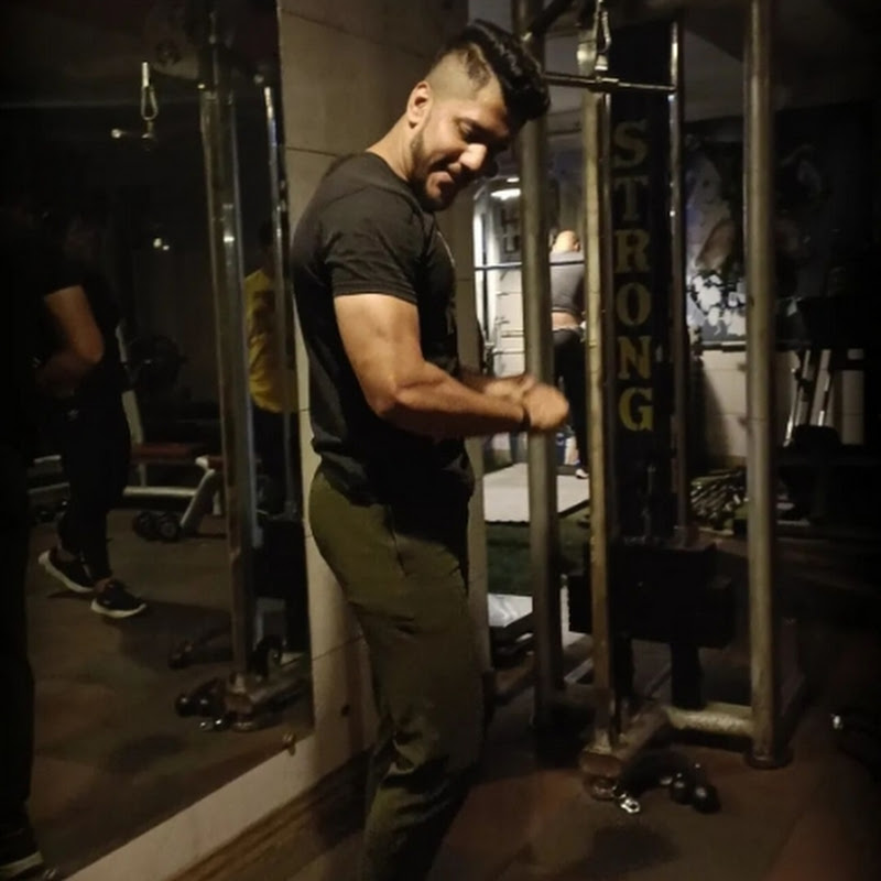 Tarun Bhardwaj Vlogs  icon
