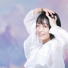 畑亜貴 / Aki Hata