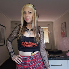  💜🖤 (violentbarbieTV) channel thumbnail