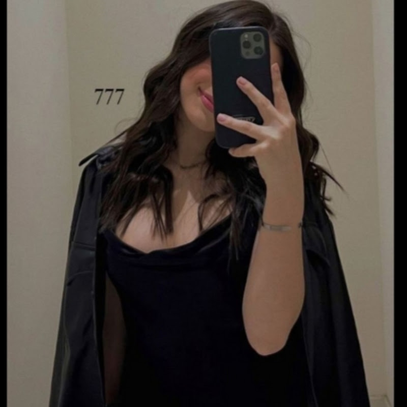 Hire 𝚂𝚑𝚒𝚟𝚊𝚗𝚐𝚒 — Beauty & Fashion YouTube creator for sponsorships