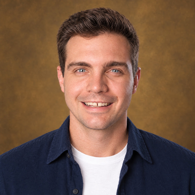 Moe Lueker channel portrait