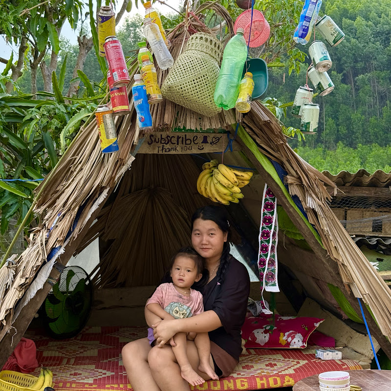 Family life in the forest