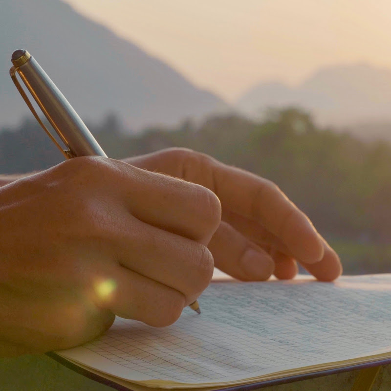 노래하는 일기장 Logo