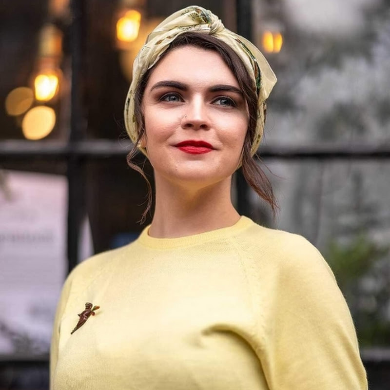 Real Vintage Dolls House Logo